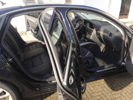 VERKOCHT  AUDI A4 2,0 TDI * 4 DEURS *  ZWART METAAL * 19&quot; VELGEN * NAVIGATIE * 4 DEURS * GEKEURD * GARANTIE