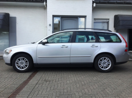 VERKOCHT  VOLVO V50 1600 DIESEL / ZILVER / LEDER INTERIEUR / GEKEURD