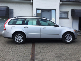 VERKOCHT  VOLVO V50 1600 DIESEL / ZILVER / LEDER INTERIEUR / GEKEURD