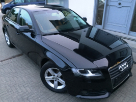 VERKOCHT  AUDI A4 2,0TDI FULL OPTION / LEDER / NAVIGATIE / CRUISECONTROL * ALU VELGEN / 6 VIT  / GARANTIE