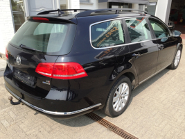 VERKOCHT VOLKSWAGEN PASSAT BREAK 1,6 TDI / ZWART METAAL / NAVIGATIE + KLEURSCHERM / CRUISECONTROL / ALU VELGEN / TREKHAAK / GEKEURD / GARANTIE 