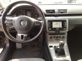 VERKOCHT VOLKSWAGEN PASSAT BREAK 1,6 TDI / ZWART METAAL / NAVIGATIE + KLEURSCHERM / CRUISECONTROL / ALU VELGEN / TREKHAAK / GEKEURD / GARANTIE 