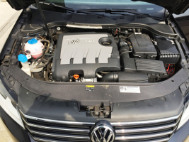 VERKOCHT VOLKSWAGEN PASSAT BREAK 1,6 TDI / ZWART METAAL / NAVIGATIE + KLEURSCHERM / CRUISECONTROL / ALU VELGEN / TREKHAAK / GEKEURD / GARANTIE 