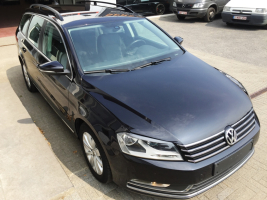 VERKOCHT VOLKSWAGEN PASSAT BREAK 1,6 TDI / ZWART METAAL / NAVIGATIE + KLEURSCHERM / CRUISECONTROL / ALU VELGEN / TREKHAAK / GEKEURD / GARANTIE 