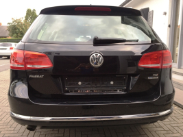 VERKOCHT  VOLKSWAGEN PASSAT 1,6 TDI BREAK / NAVIGATIE / DIGITALE AIRCO / CRUISECONTROL / PARKEERSENSOREN / GEKEURD / GARANTIE