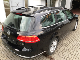 VERKOCHT  VOLKSWAGEN PASSAT 1,6 TDI BREAK / NAVIGATIE / DIGITALE AIRCO / CRUISECONTROL / PARKEERSENSOREN / GEKEURD / GARANTIE