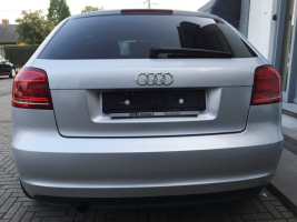 VERKOCHT  AUDI A3 1,6 TDI * ZILVER METAAL * CRUISECONTROL * NAVIGATIE * ALU VELGEN * GEKEURD * GARANTIE