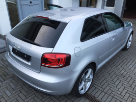 VERKOCHT  AUDI A3 1,6 TDI * ZILVER METAAL * CRUISECONTROL * NAVIGATIE * ALU VELGEN * GEKEURD * GARANTIE