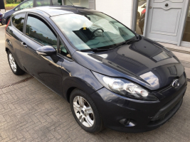 VERKOCHT  FORD FIESTA 1,6 TDCI * GRIJS METAAL * AIRCO * ALU *VELGEN * SCHADEWAGEN BESTEMD VOOR HANDELAAR *