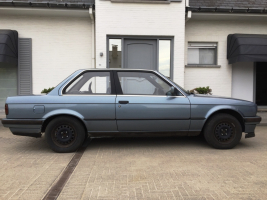 VERKOCHT BMW 325 I  * E30 * OPKNAPPER