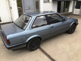 VERKOCHT BMW 325 I  * E30 * OPKNAPPER