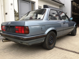 VERKOCHT BMW 325 I  * E30 * OPKNAPPER