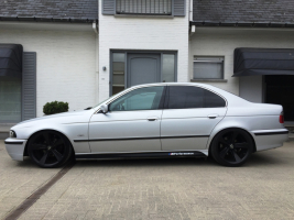 VERKOCHT  BMW 520 D * 4 DEURS * FULL OPTION * 19&quot; VELGEN * VERLAAGD * LEDER INTERIEUR * GEKEURD * GARANTIE