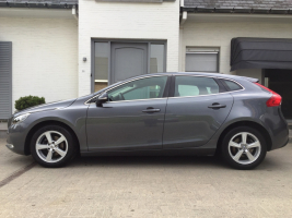 VERKOCHT  VOLVO V40 1,6D * MOMENTUM * ALU VELGEN * SLECHTS 64950 KM * BJ 08/10/2013 * GRIJS METAAL * GEKEURD * GARANTIE