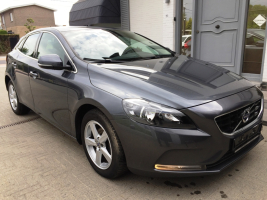 VERKOCHT  VOLVO V40 1,6D * MOMENTUM * ALU VELGEN * SLECHTS 64950 KM * BJ 08/10/2013 * GRIJS METAAL * GEKEURD * GARANTIE