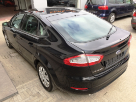 VERKOCHT  FORD MONDEO BENZINE * SLECHTS 26.677 KM !! * BJ 11/10/2011  *  PDC * ZWART METAAL * GEKEURD * GARANTIE