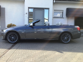 BMW 320 D CABRIOLET ** FULL OPTION ** LEDER / NAVIGATIE / XENON / AUTOMAAT / ALU VELGEN / CRUISECONTROL  / GEKEURD * GARANTIE