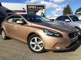 VERKOCHT  VOLVO V40 1,6 D * FULL OPTION * LEDER * ALU VELGEN * CAMERA * CRUISECONTROL * PARK ASSISTANCE * AUTOMATISCHE AIRCO *  GEKEURD * GARANTIE