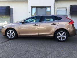 VERKOCHT  VOLVO V40 1,6 D * FULL OPTION * LEDER * ALU VELGEN * CAMERA * CRUISECONTROL * PARK ASSISTANCE * AUTOMATISCHE AIRCO *  GEKEURD * GARANTIE