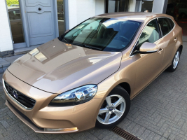 VERKOCHT  VOLVO V40 1,6 D * FULL OPTION * LEDER * ALU VELGEN * CAMERA * CRUISECONTROL * PARK ASSISTANCE * AUTOMATISCHE AIRCO *  GEKEURD * GARANTIE