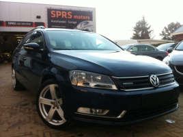 VERKOCHT  VOLKSWAGEN PASSAT 1,6DTDI * BREAK * NAVIGATIE + KLEURSCHERM * PARKEERSENSOREN * AUTOMATISCHE AIRCO * CRUISECONTROL * 18&quot; VELGEN * GEKEURD * GARANTIE