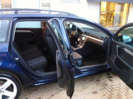 VERKOCHT  VOLKSWAGEN PASSAT 1,6DTDI * BREAK * NAVIGATIE + KLEURSCHERM * PARKEERSENSOREN * AUTOMATISCHE AIRCO * CRUISECONTROL * 18&quot; VELGEN * GEKEURD * GARANTIE