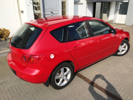 VERKOCHT  MAZDA 3 1,6 BENZINE MET SLECHTS 58895 KM !  * GEKEURD * GARANTIE