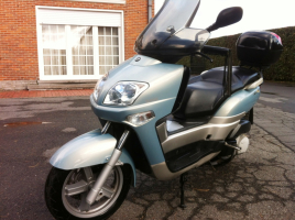 VERKOCHT  MBK KILIBRE  YAMAHA VP 300 04/08/2004  8947 KM  + GARANTIE