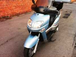 VERKOCHT  MBK KILIBRE  YAMAHA VP 300 04/08/2004  8947 KM  + GARANTIE