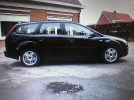 VERKOCHT  FORD  FOCUS LEDER * NAVIGATIE * ALU VELGEN  19/09/2007   79967 KM  GEKEURD + GARANTIE