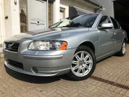 VERKOCHT  VOLVO S60 BENZINE FULL OPTION 06/03/2009  103817 KM  GEKEURD + GARANTIE