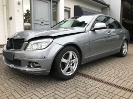 VERKOCHT MERCEDES C200 CDI 06/08/2008  153120 KM  OVERNAME ONGEVALWAGEN VOOR HANDELAAR