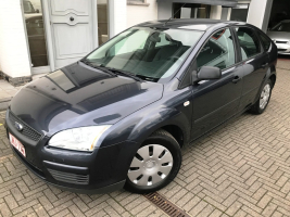 FORD FOCUS 1,4 BENZINE  OVERNAMEWAGEN VOOR HANDELAAR OF EXPORT