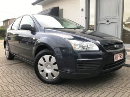 FORD FOCUS 1,4 BENZINE  OVERNAMEWAGEN VOOR HANDELAAR OF EXPORT