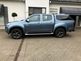 ISUZU D-MAX PICK-UP FULL OPTION  83.170 KM  BJ 2016