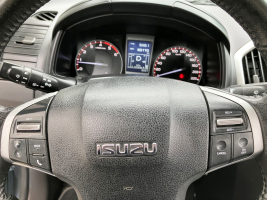 ISUZU D-MAX PICK-UP FULL OPTION  83.170 KM  BJ 2016
