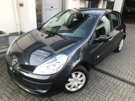 RENAULT CLIO 1,2 AUTOMAAT  26/04/2010  SLECHTS 58864 KM  3800 EURO