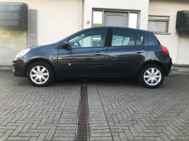 RENAULT CLIO 1,2 AUTOMAAT  26/04/2010  SLECHTS 58864 KM  3800 EURO