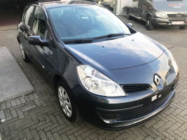 RENAULT CLIO 1,2 AUTOMAAT  26/04/2010  SLECHTS 58864 KM  3800 EURO