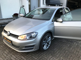 VOLKSWAGEN GOLF 7  BENZINE  28/06/2013   80250 KM  GEKEURD + GARANTIE