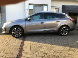 RENAULT MEGANE "BOSE"  09/07/2014  GEKEURD  GARANTIE  6.800 EURO