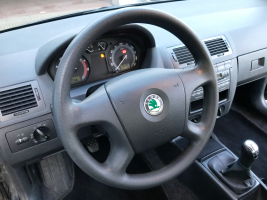 SKODA FABIA 1,2 MPI  BENZINE  SLECHTS 91.883 KM   2550 EURO  GEKEURD