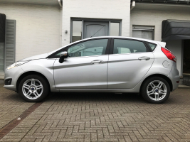 FORD FIESTA 1,0 BENZINE NIEUW MODEL /GEKEURD / 07/11/2013