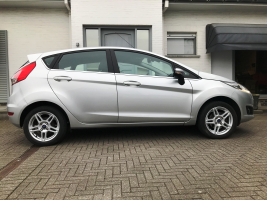 FORD FIESTA 1,0 BENZINE NIEUW MODEL /GEKEURD / 07/11/2013