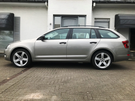 SKODA OCTAVIA  10/11/2015   110.400 KM GEKEURD VR VERKOOP