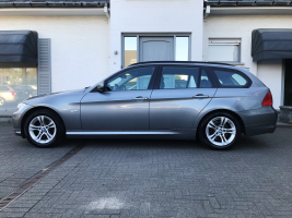 BMW 318 D TOURING 06/03/2012 LEDER+NAVIGATIE+CRUISE