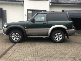 NISSAN PATROL GR TD-6  LICHTEVRACHTWAGEN  SLECHTS 122.653 KM  / 3000 EURO