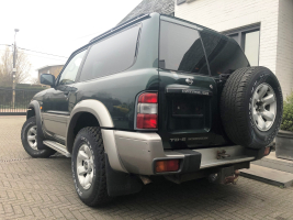 NISSAN PATROL GR TD-6  LICHTEVRACHTWAGEN  SLECHTS 122.653 KM  / 3000 EURO